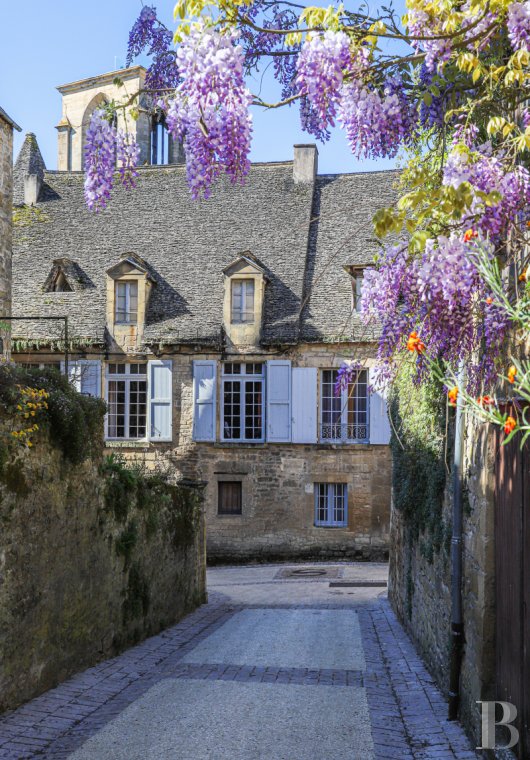 A 1920s house surrounded by a large park in the heart of Sarlat, in the Dordogne - photo  n°53